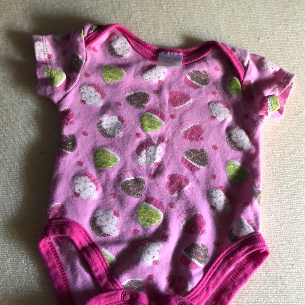 Cupcake onesie